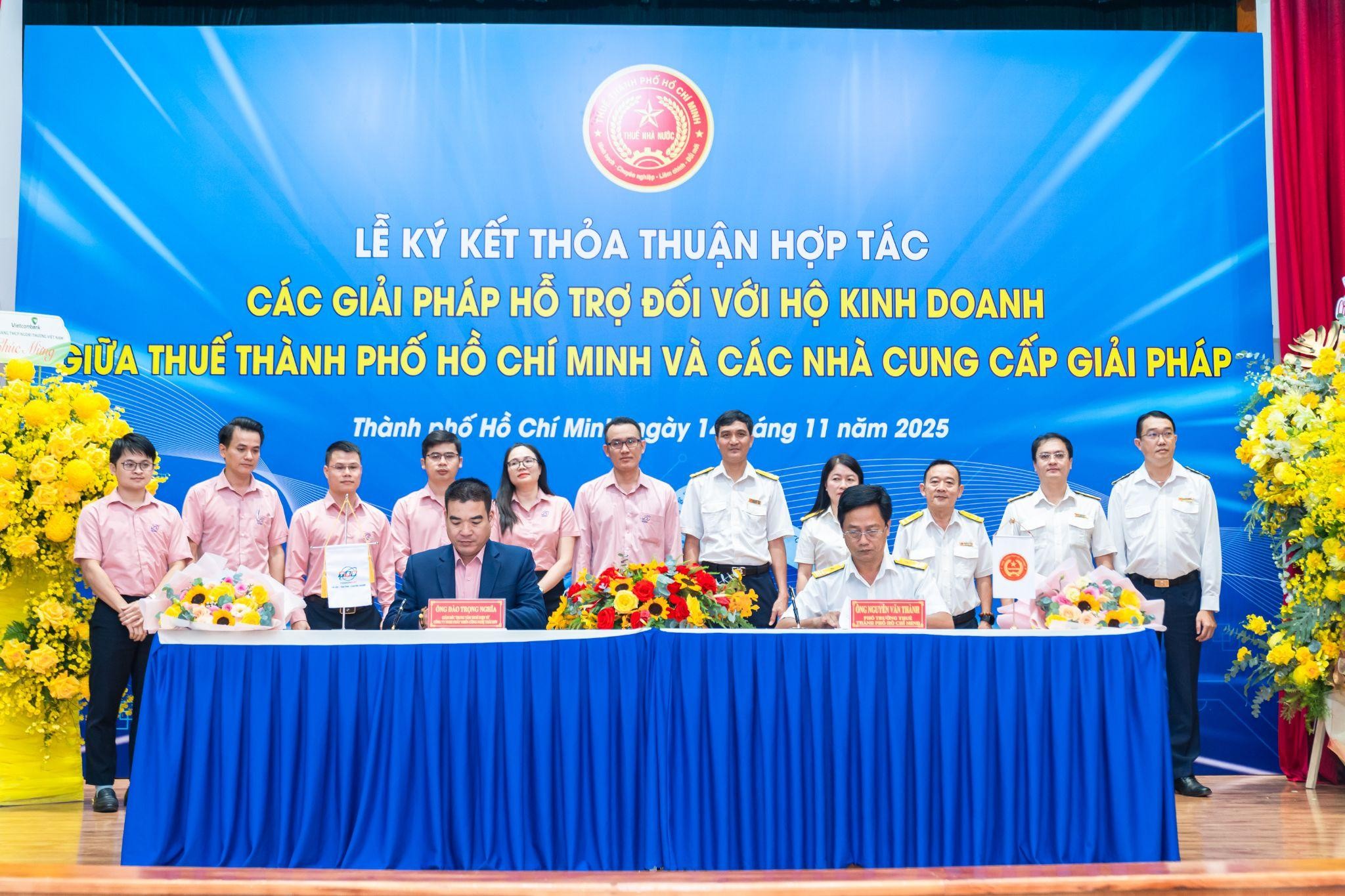 Thái Sơn phối hợp cùng cơ quan Thuế hỗ trợ hộ kinh doanh chuyển đổi mô hình kê khai, áp dụng hóa đơn điện tử